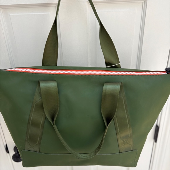 HUNTER FOR TARGET GREEN TOTE BAG | NWT | COLLECTIBLE | 20 YEARS OF TARGET DESIGN - Picture 2 of 9